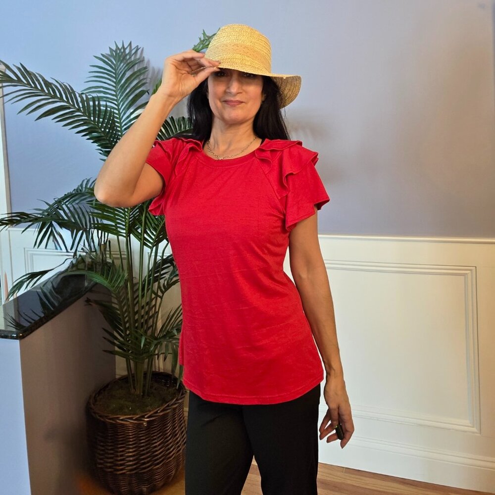 Red Ladies Top Size M  **Hat & Necklace Not Included**